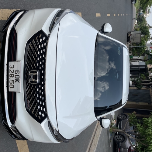 HR-V trắng ngọc trai