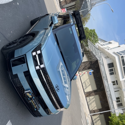 Sơn đổi màu Santafe 2025 màu xanh ngọc